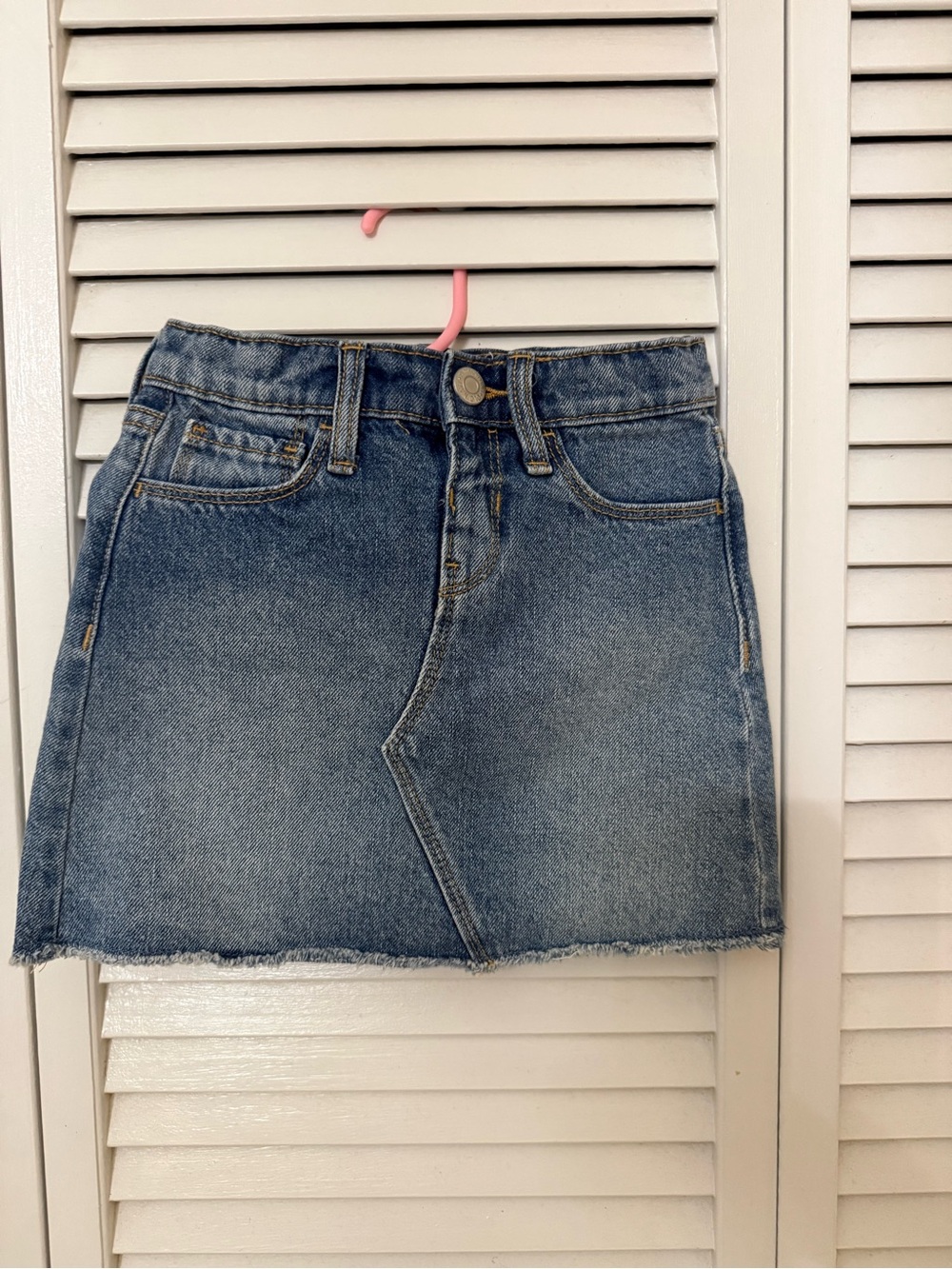 Old Navy Blue Denim Mini Skirt with Raw Hem. Size 4T